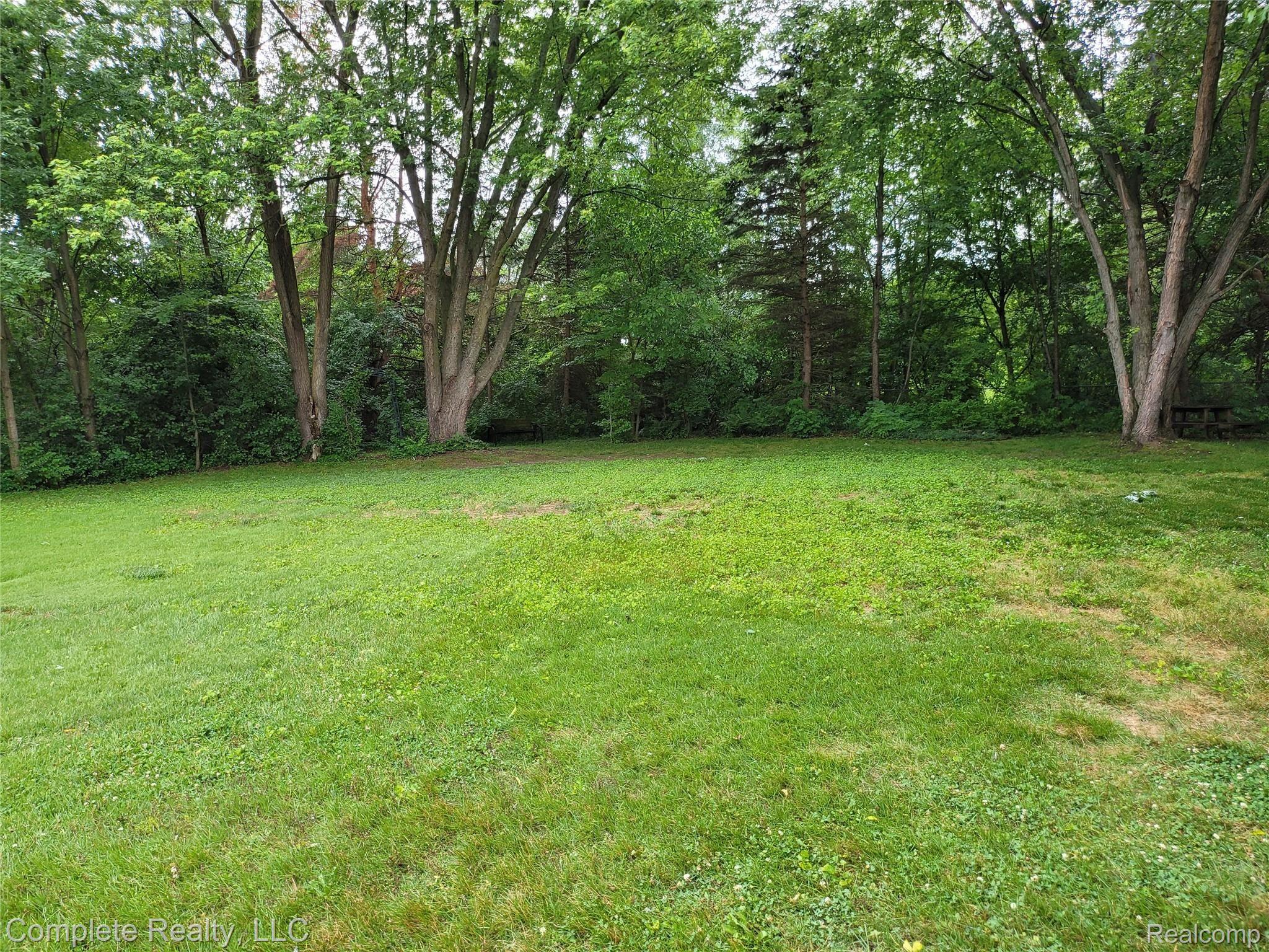 7125 North Center Road Mount Morris, MI 48458 - Photo 34 of 35 20210622_162816.jpg