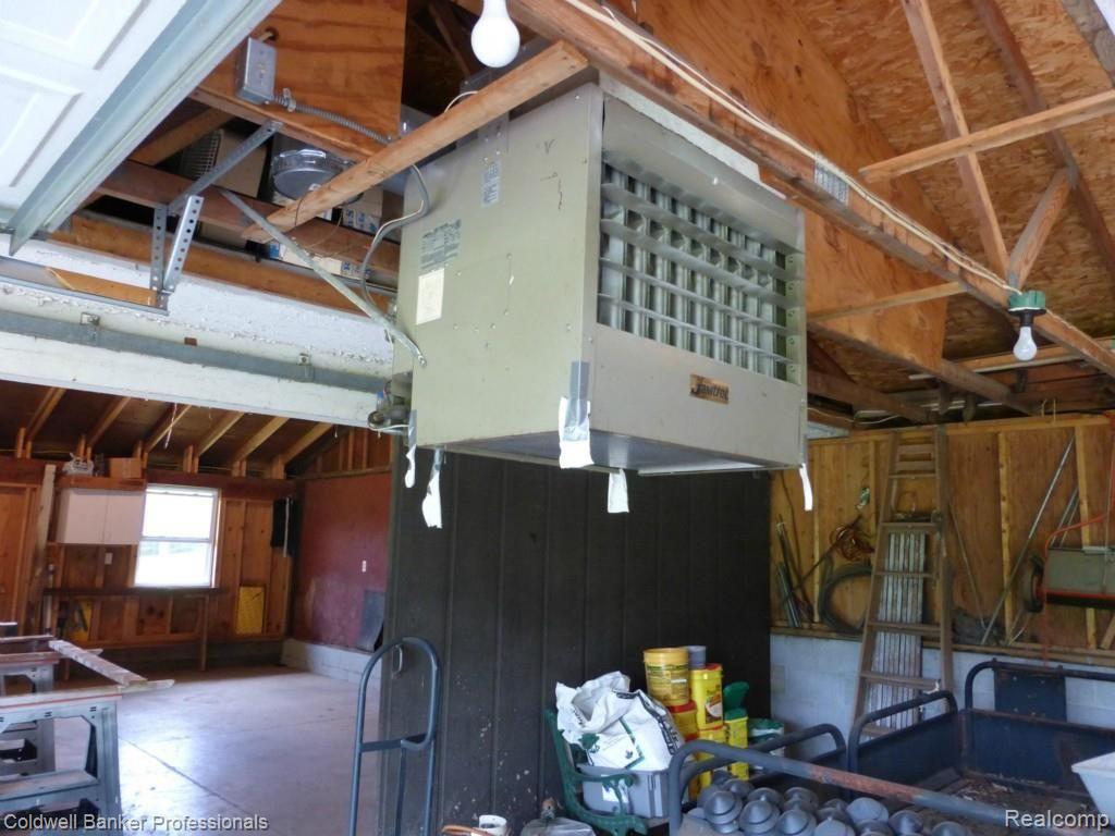 7680 Oakhill Road Clarkston, MI 48348 - Photo 32 of 32 heated barn_06-27-2014 - Copy.jpg