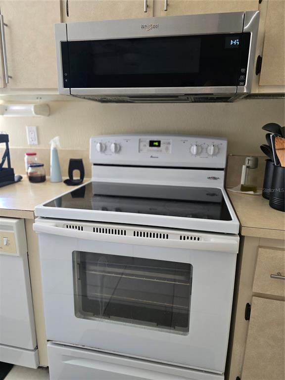 2811 Southwest Archer Road, Unit V176 Gainesville, FL 32608 - Photo 8 of 23