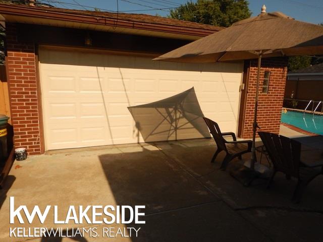 24524 Ridgecroft Avenue Eastpointe, MI 48021 - Photo 5 of 21