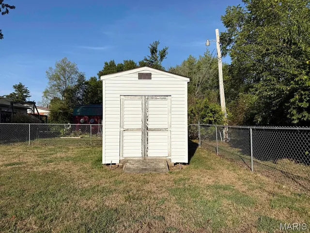 $210,000 | 805 South A Street, Farmington, MO 63640