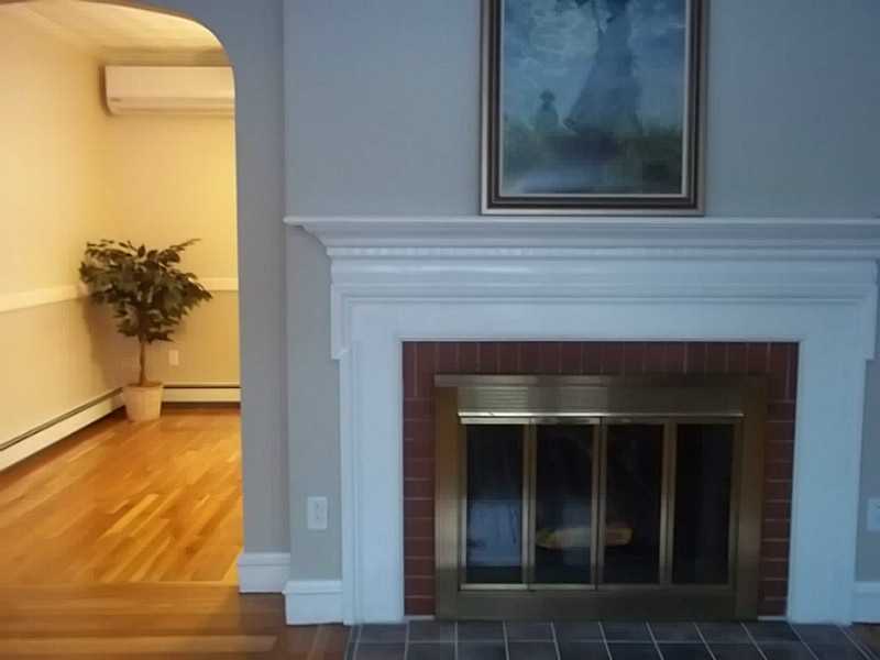 14 Coulters Road Cranston, RI 02920 - Photo 13 of 21 Living Room.