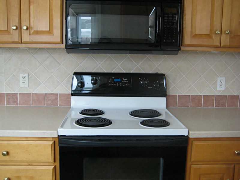 14 Coulters Road Cranston, RI 02920 - Photo 8 of 21 Kitchen.
