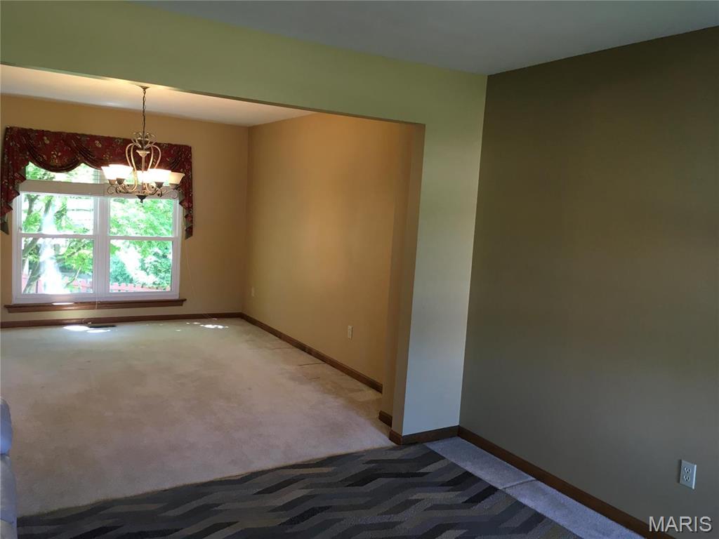 1111 Oak Borough Drive Ballwin, MO 63021 - Photo 19 of 49