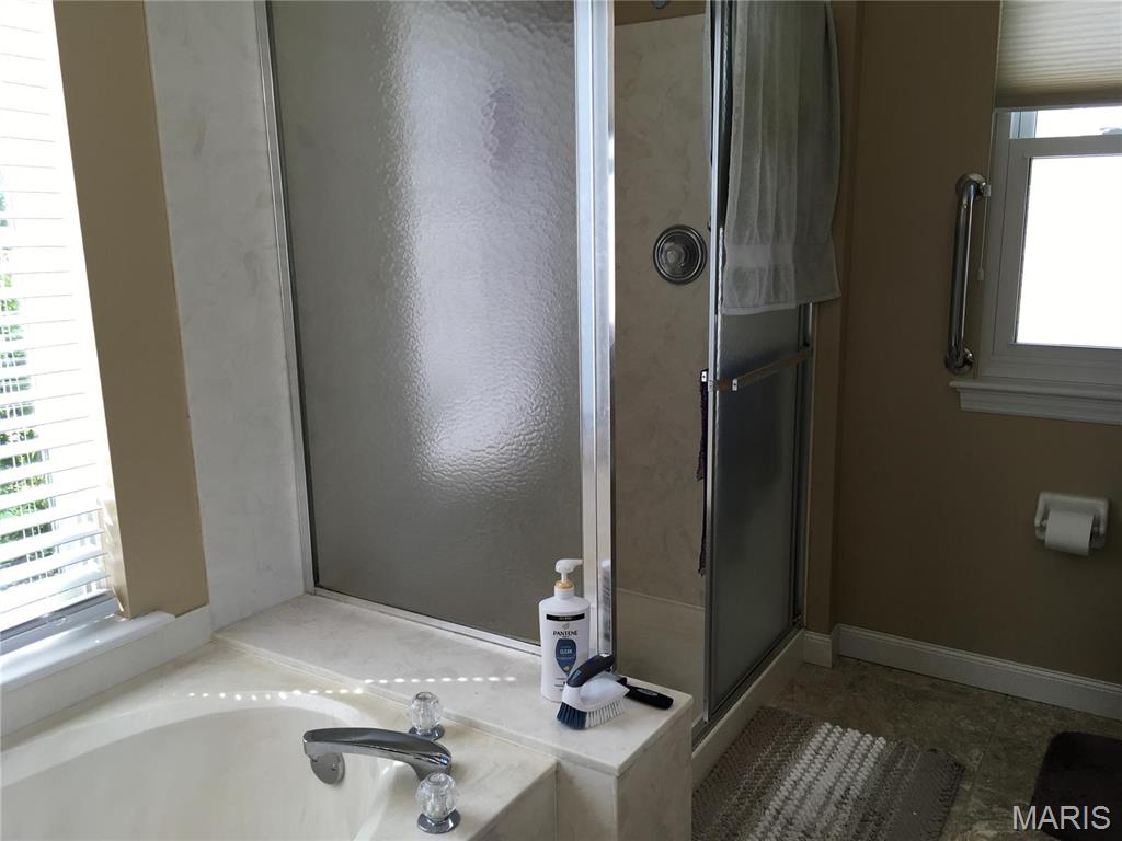 1111 Oak Borough Drive Ballwin, MO 63021 - Photo 29 of 49