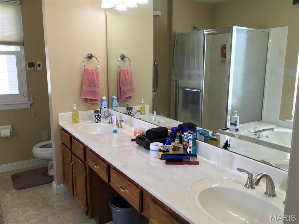 1111 Oak Borough Drive Ballwin, MO 63021 - Photo 30 of 49