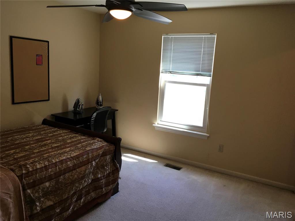 1111 Oak Borough Drive Ballwin, MO 63021 - Photo 32 of 49