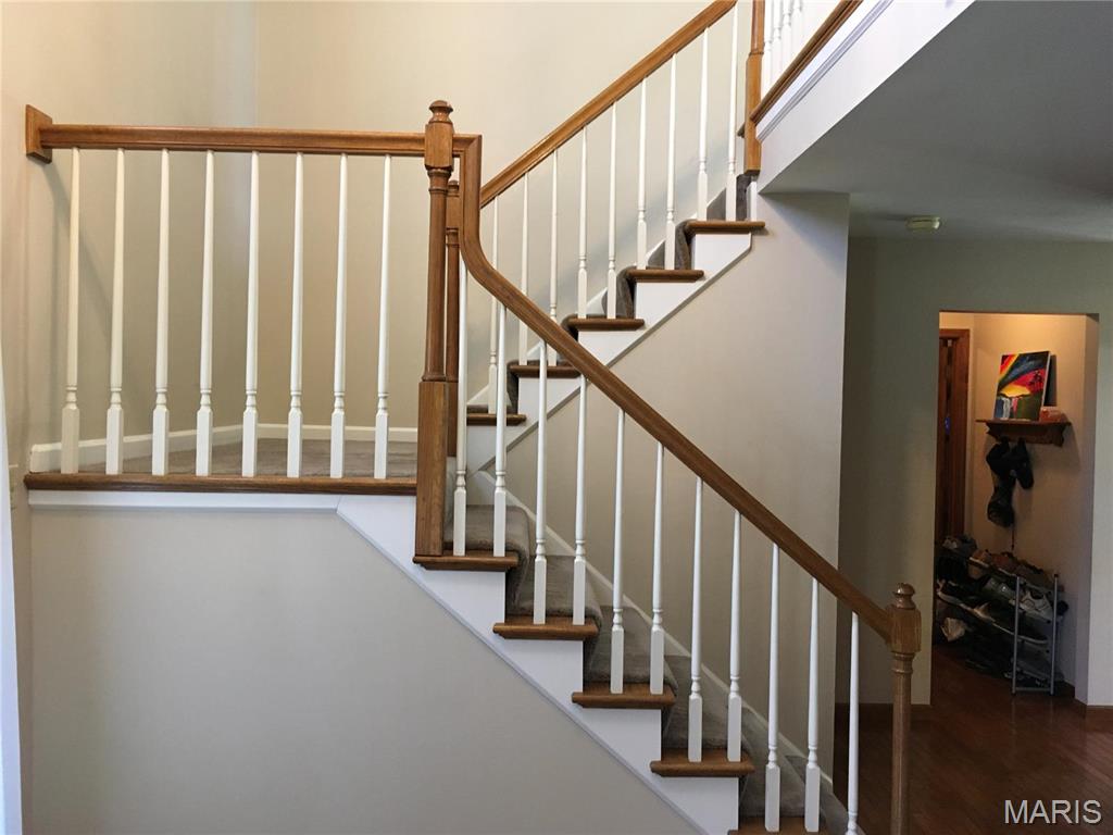 1111 Oak Borough Drive Ballwin, MO 63021 - Photo 35 of 49