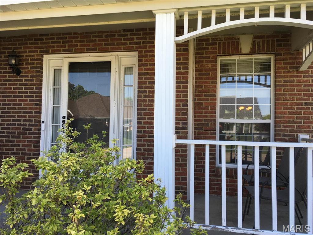 1111 Oak Borough Drive Ballwin, MO 63021 - Photo 4 of 49