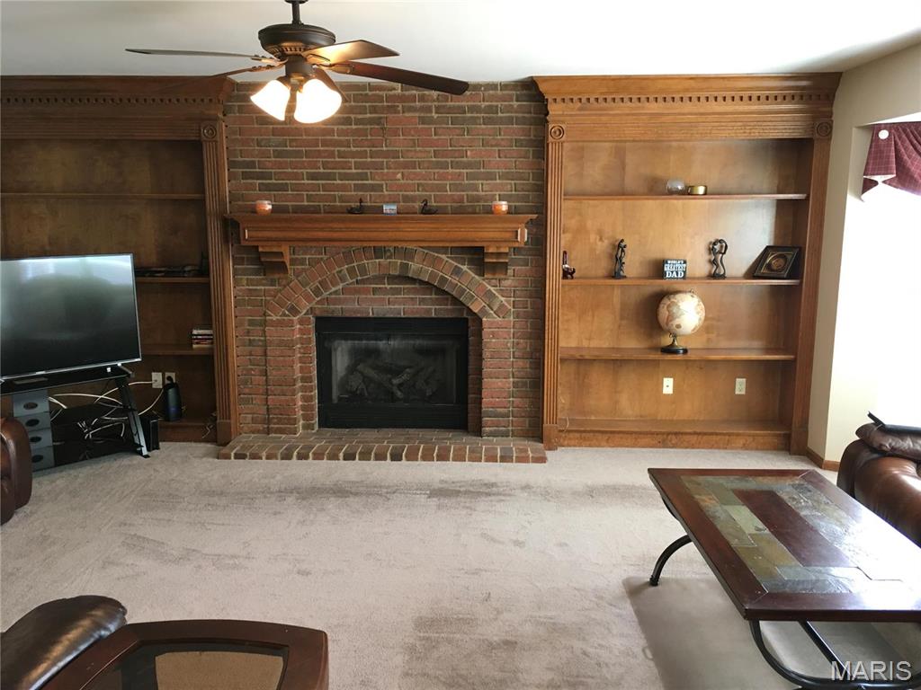 1111 Oak Borough Drive Ballwin, MO 63021 - Photo 6 of 49