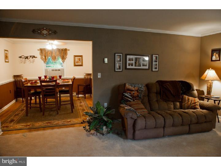 650 Clemens Road Telford, PA 18969 - Photo 11 of 25 Living Room