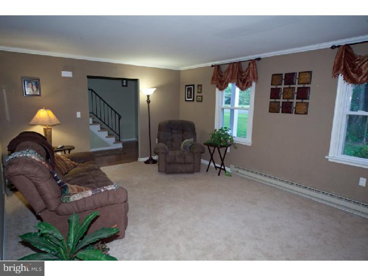 650 Clemens Road Telford, PA 18969 - Photo 13 of 25 Living Room