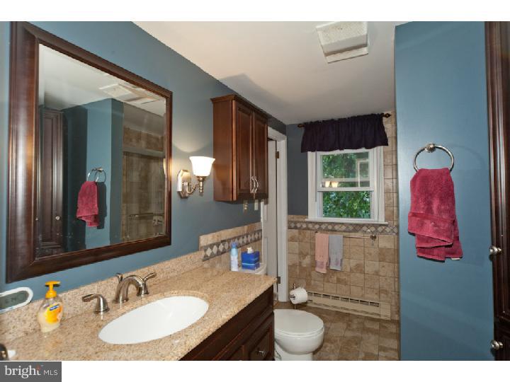650 Clemens Road Telford, PA 18969 - Photo 17 of 25 Bathroom