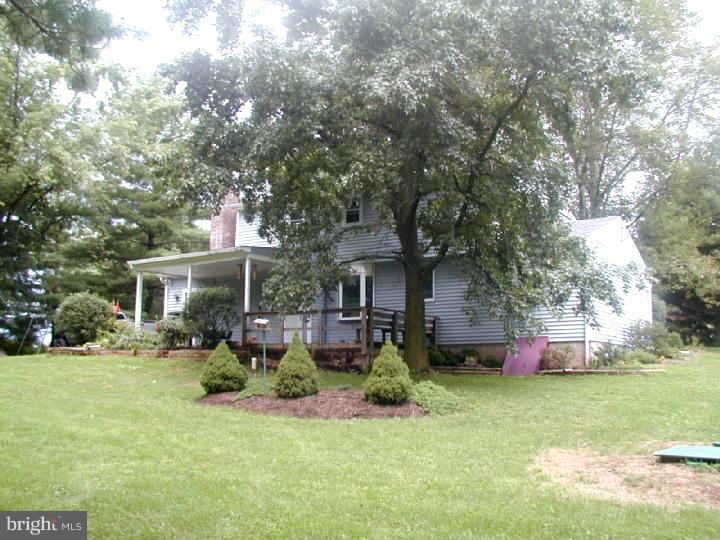 650 Clemens Road Telford, PA 18969 - Photo 3 of 25 Exterior Back