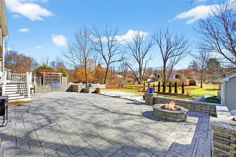 $925,000 | 2864 Old Yorktown Road, Yorktown Heights, NY 10598