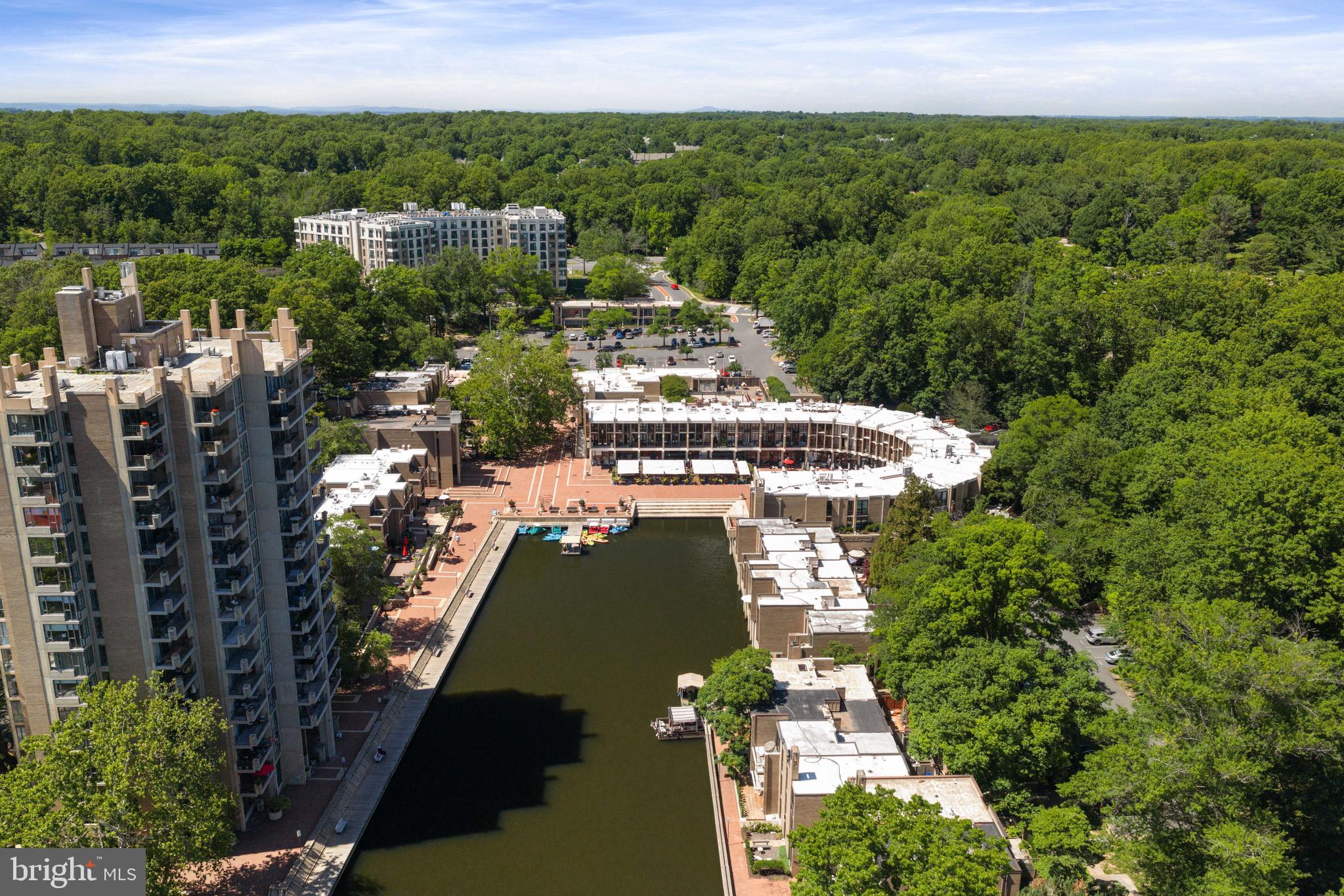 1620 Chimney House Road Reston, VA 20190 - Photo 38 of 40