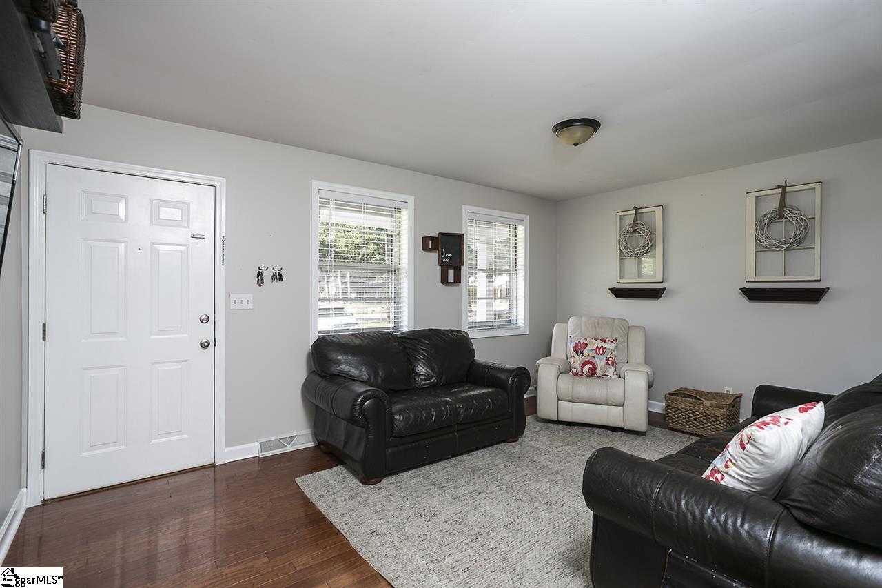 2601 East Lee Road Taylors, SC 29687 - Photo 11 of 25