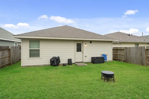 $1,700 | 17118 Quaking Aspen Lane, New Caney, TX 77357