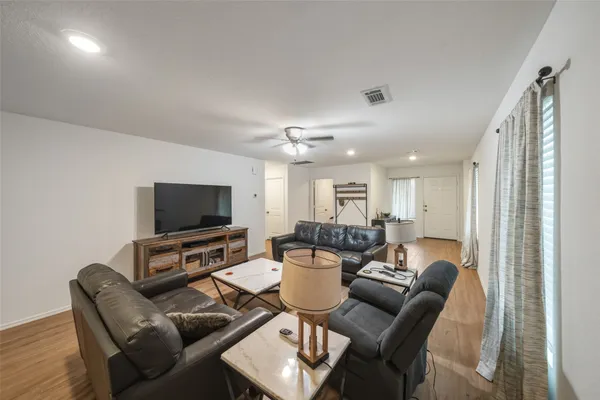 $1,700 | 17118 Quaking Aspen Lane, New Caney, TX 77357