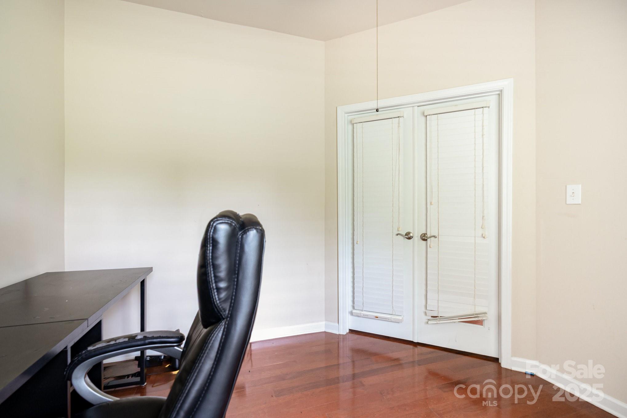 306 Nance Road Charlotte, NC 28214 - Photo 29 of 40 a close view of a sink and a vanity in a bathroom