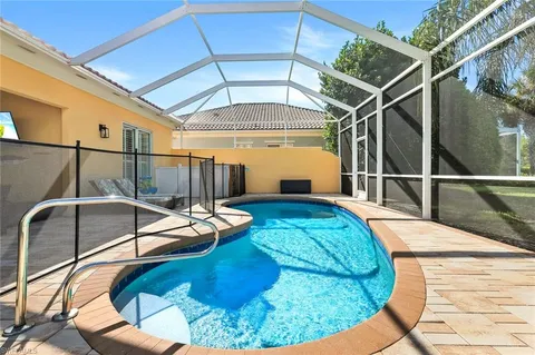 $740,000 | 28032 Eagle Ray Court, Bonita Springs, FL 34135