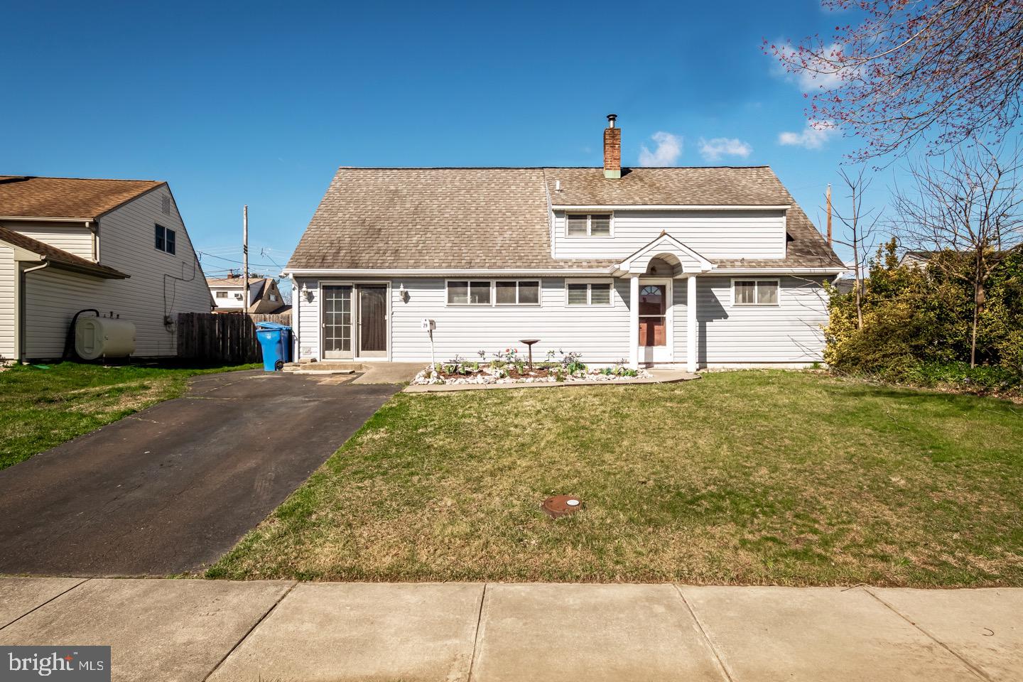 29 Gooseneck Road Levittown, PA 19057 - Photo 1 of 27