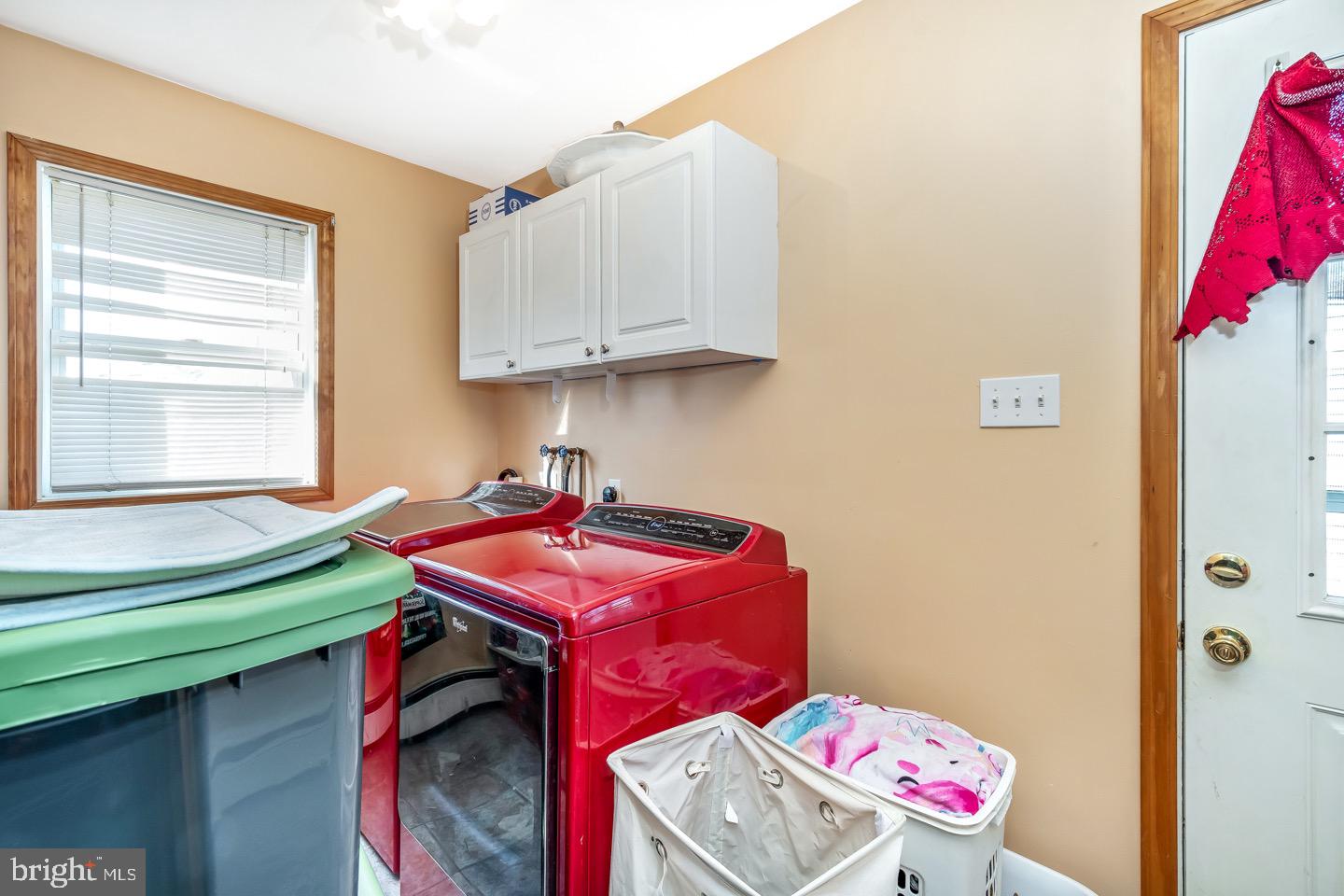 29 Gooseneck Road Levittown, PA 19057 - Photo 9 of 27 Laundry/Pantry