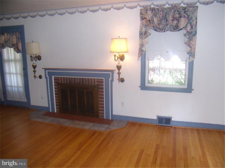 134 Boncouer Road Cheltenham, PA 19012 - Photo 4 of 18 Gallery Image 4