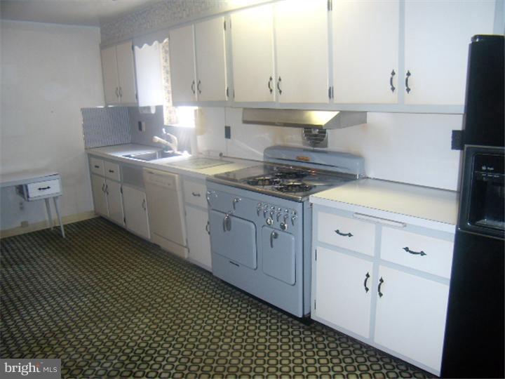 134 Boncouer Road Cheltenham, PA 19012 - Photo 8 of 18 Gallery Image 8