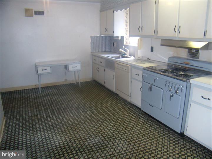 134 Boncouer Road Cheltenham, PA 19012 - Photo 9 of 18 Gallery Image 9