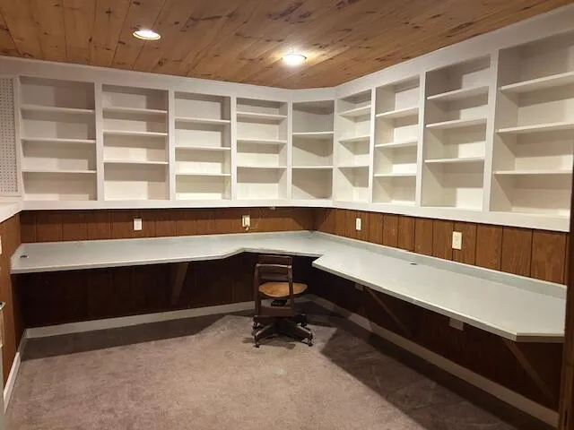 $550,000 | 80 Spiller Hill Road, Raymond, ME 04071