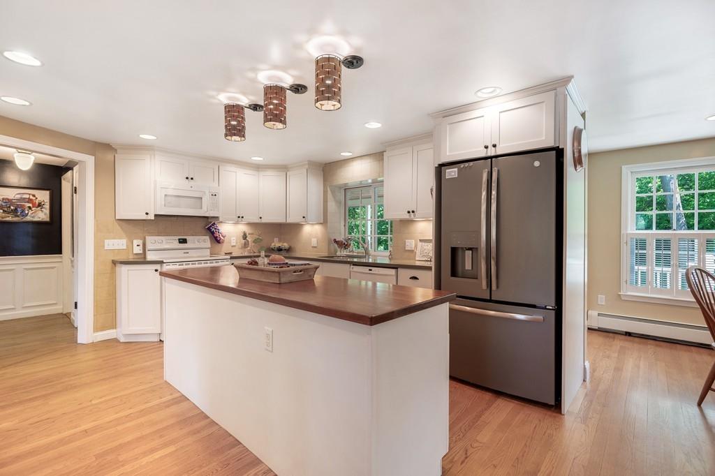43 Homestead Road Lynnfield, MA 01940 - Photo 3 of 24 Gallery Image 3