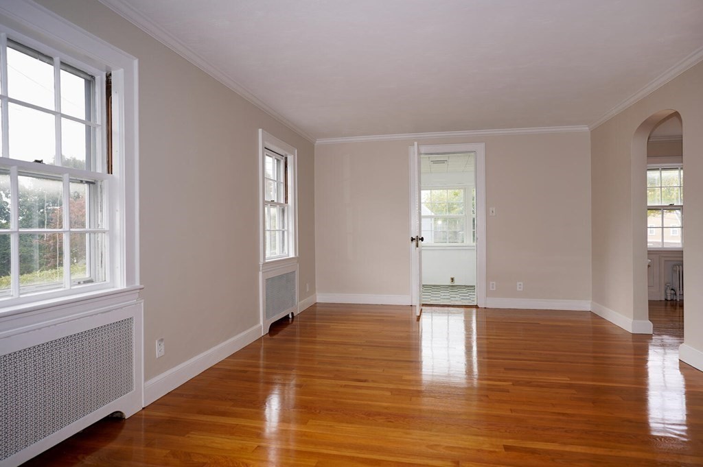 95 Richfield Road Arlington, MA 02474 - Photo 4 of 20 Gallery Image 4