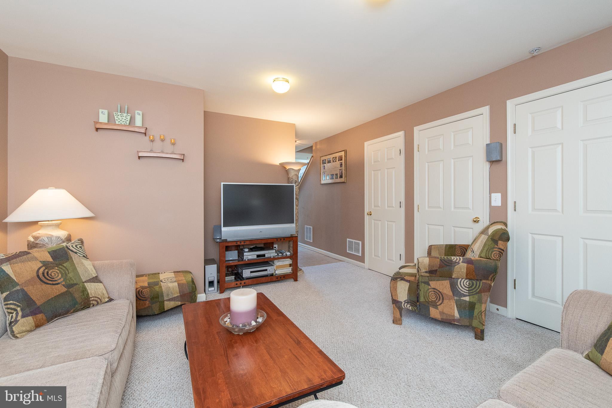 4014 Tidewood Road Baltimore, MD 21220 - Photo 8 of 42 Family Room