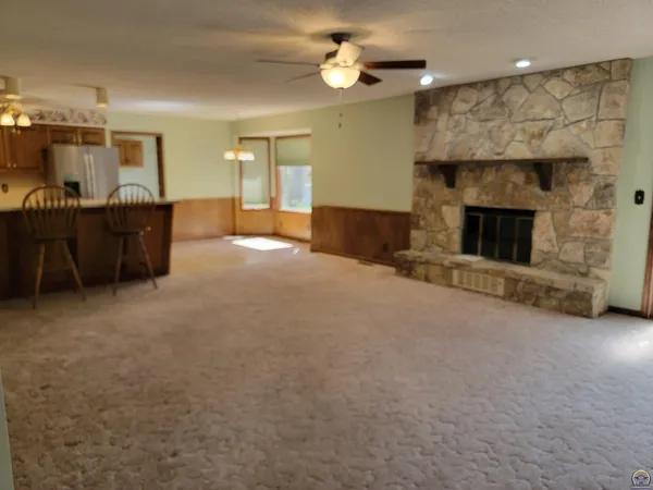 $283,500 | 2520 Willow Lane, Emporia, KS 66801