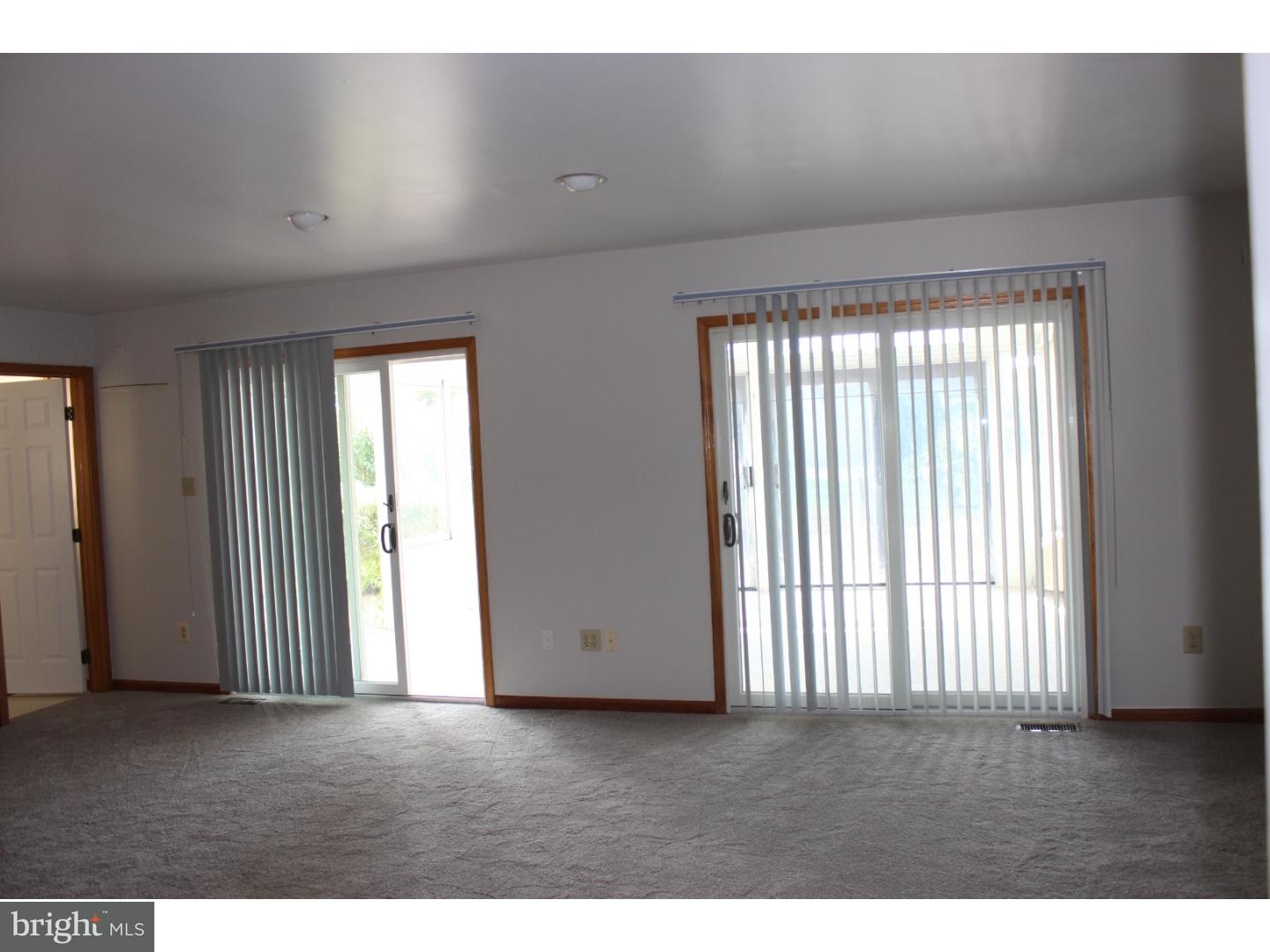 102 Stewart Road Pilesgrove, NJ 08098 - Photo 3 of 25 Living Room