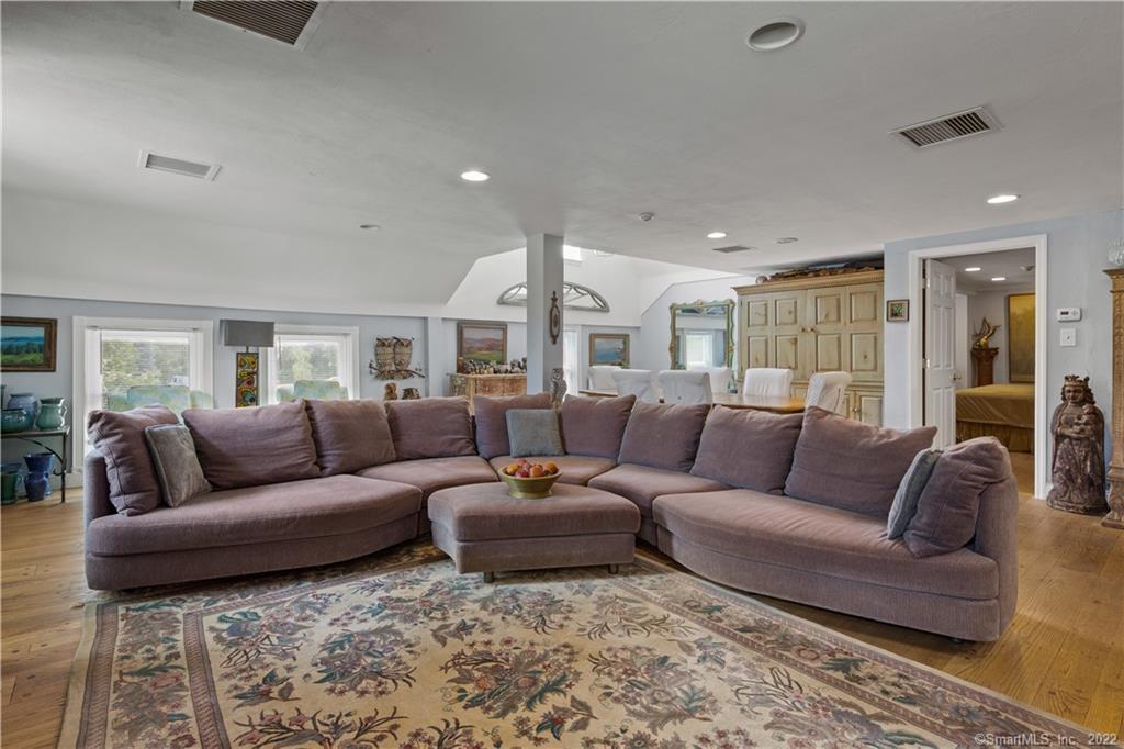 4 Long Ridge Road Redding, CT 06896 - Photo 17 of 31 Spacious living room