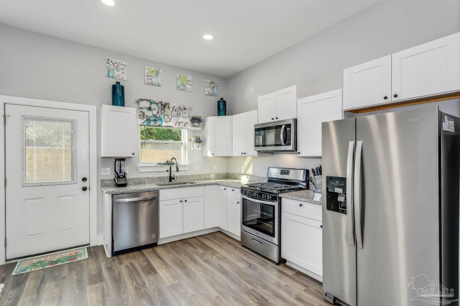 5239 Viking Road Pensacola, FL 32507 - Photo 10 of 36 Gallery Image 10