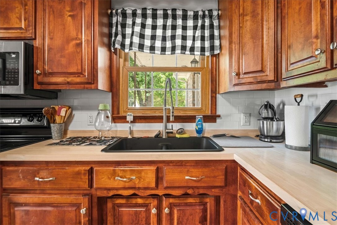 5809 Sutherland Drive Sutherland, VA 23885 - Photo 18 of 42