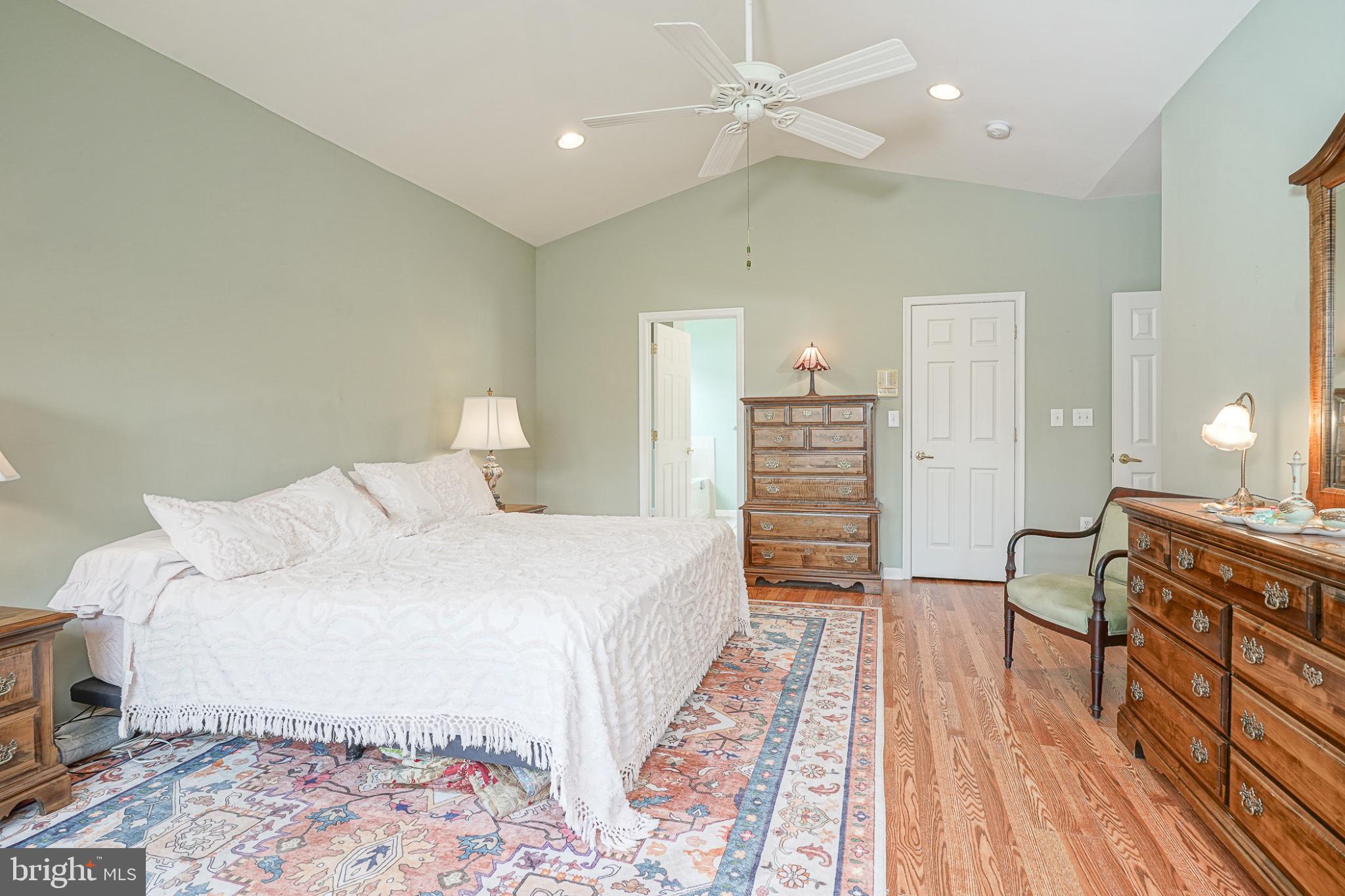 213 Limerick Street Absecon, NJ 08205 - Photo 22 of 39 Serene bedroom with vaulted ceiling.