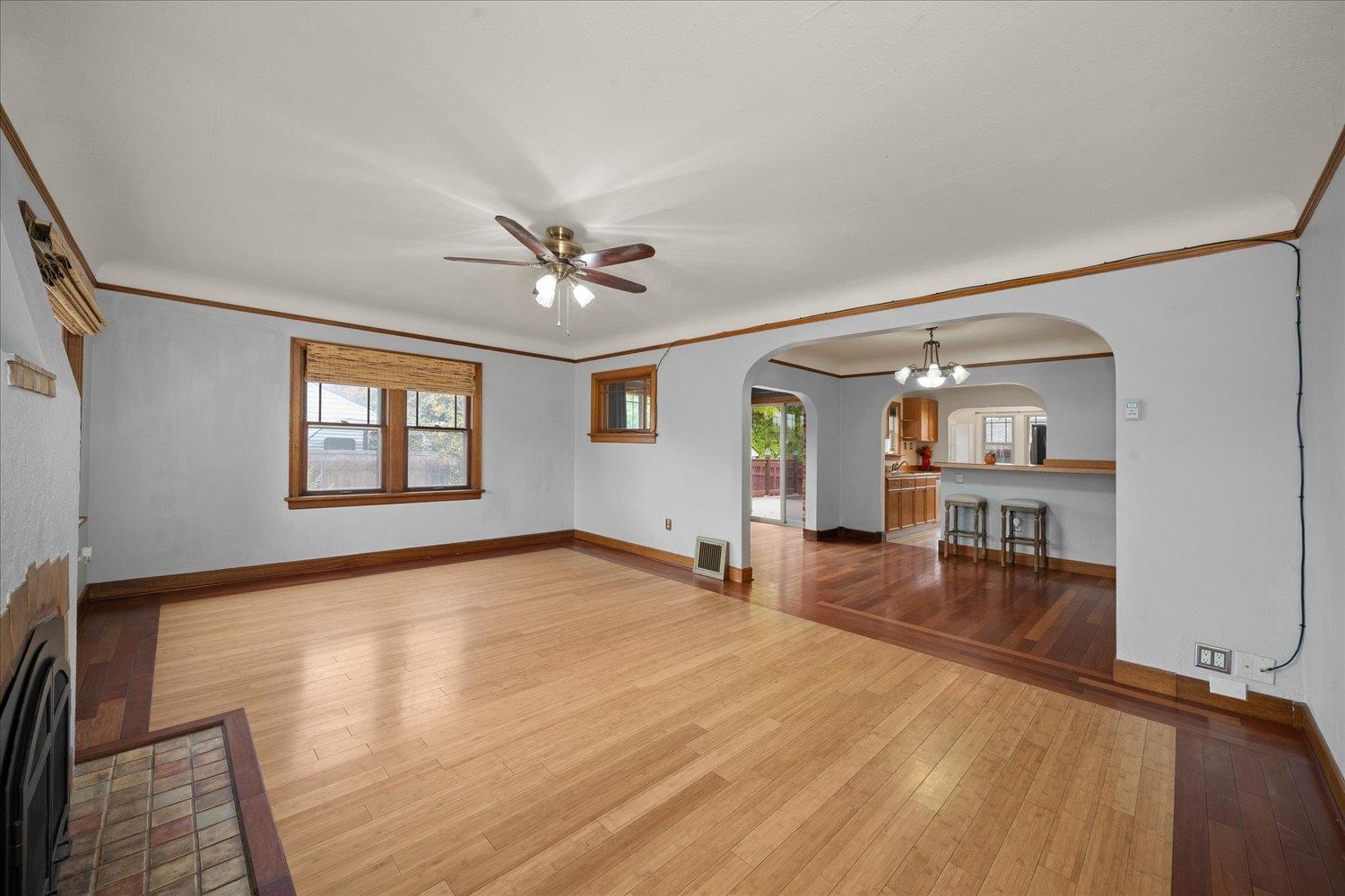 1119 North Bowdish Road Spokane Valley, WA 99206 - Photo 3 of 49 Gallery Image 3