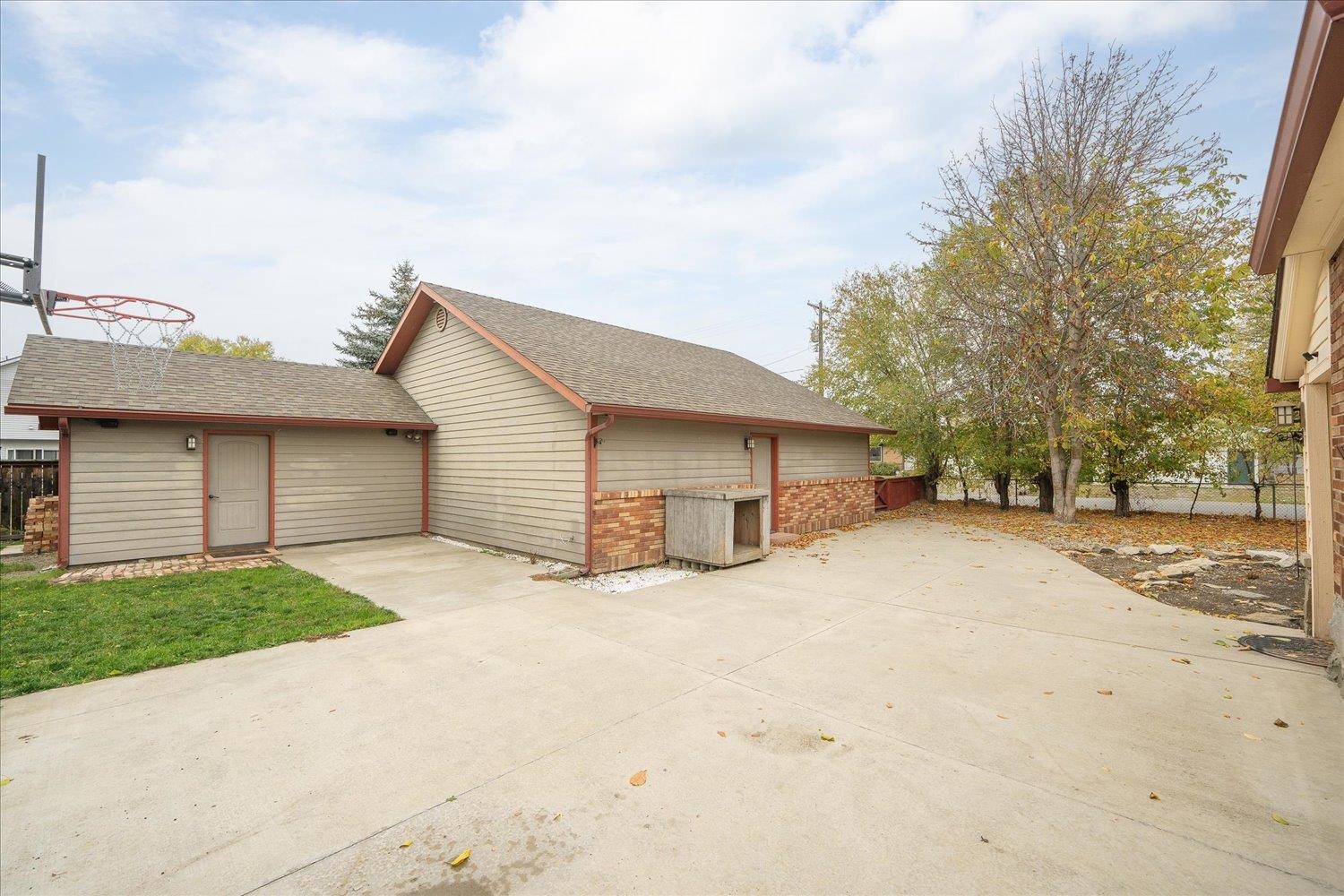 1119 North Bowdish Road Spokane Valley, WA 99206 - Photo 34 of 49 Gallery Image 34