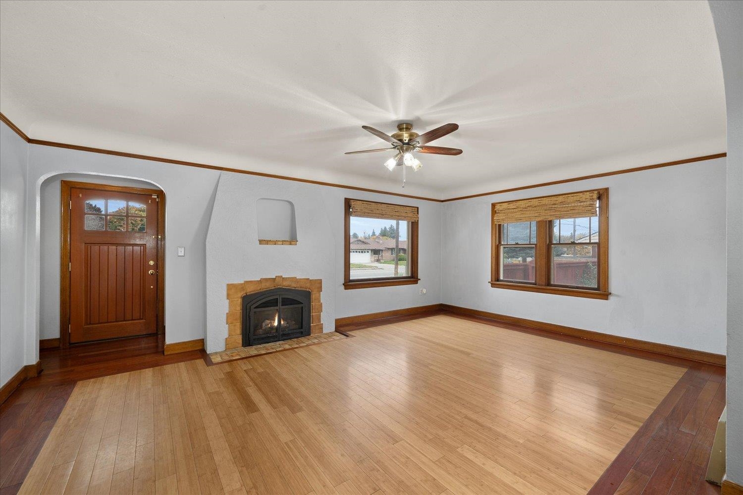 1119 North Bowdish Road Spokane Valley, WA 99206 - Photo 4 of 49 Gallery Image 4