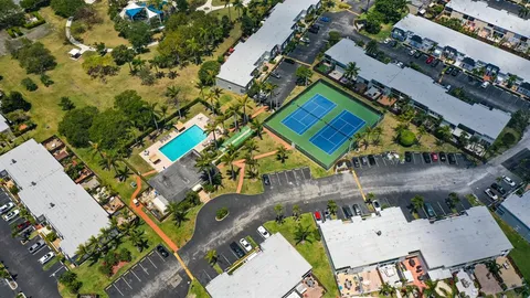 $469,000 | 2212 Northeast 7th Street, Hallandale Beach, FL 33009