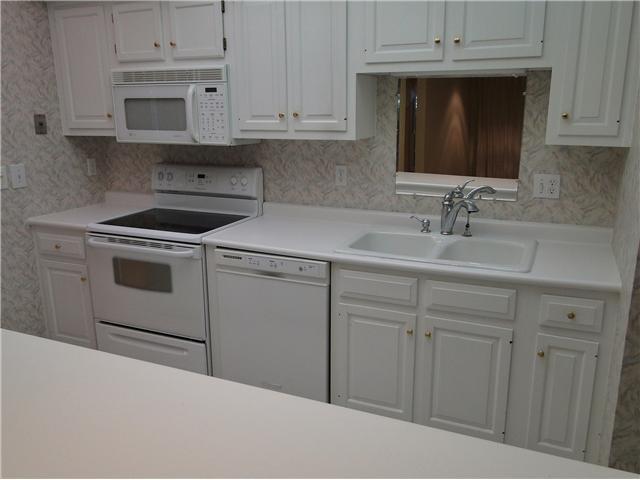 2136 Coach Road North, Unit 13 Columbus, OH 43220 - Photo 5 of 14