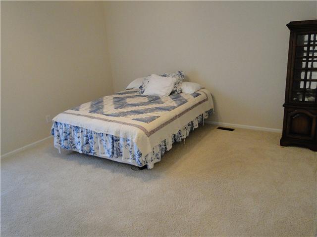 2136 Coach Road North, Unit 13 Columbus, OH 43220 - Photo 7 of 14