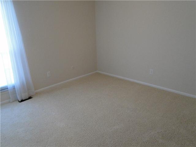 2136 Coach Road North, Unit 13 Columbus, OH 43220 - Photo 10 of 14