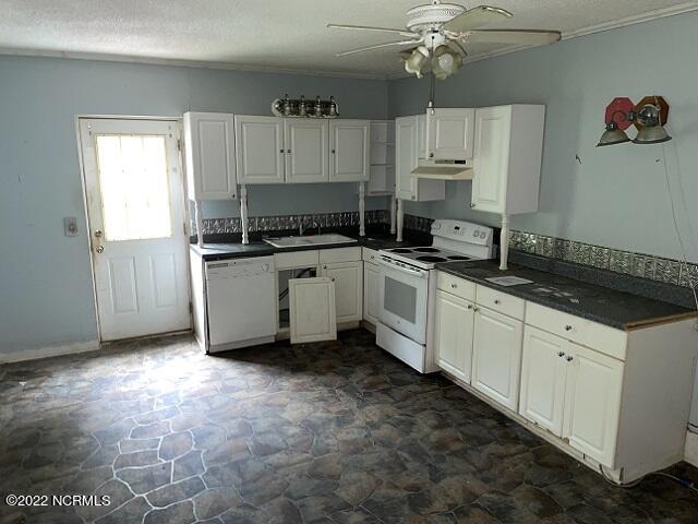 116 Danford Road Bolivia, NC 28422 - Photo 5 of 14 Kitchen