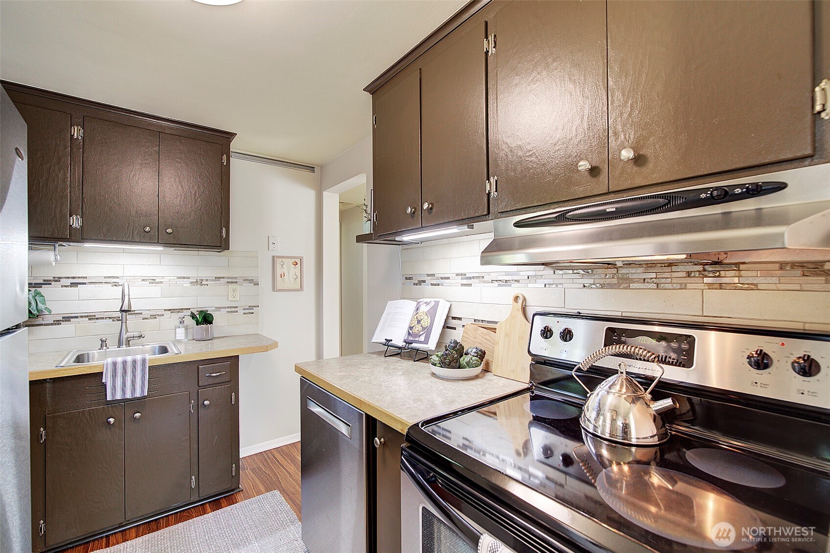 7357 28th Avenue Southwest Seattle, WA 98126 - Photo 12 of 36 Gallery Image 12