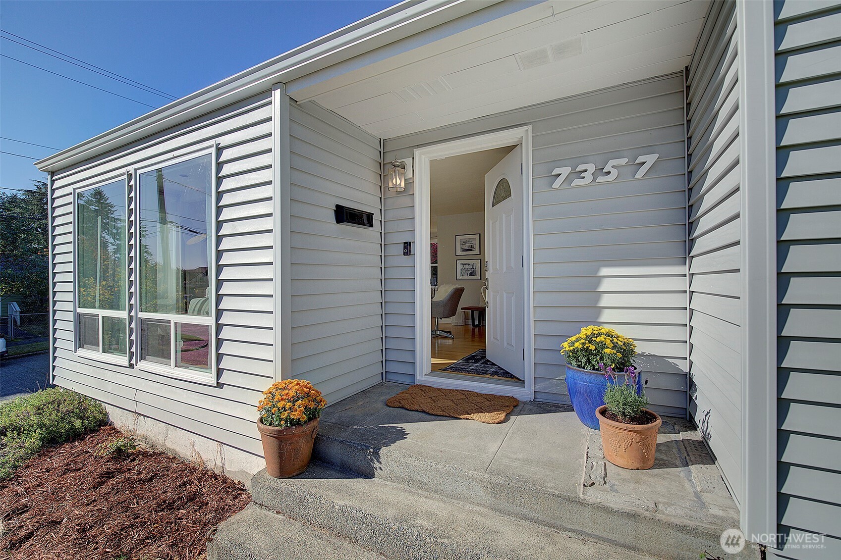 7357 28th Avenue Southwest Seattle, WA 98126 - Photo 2 of 36 Gallery Image 2